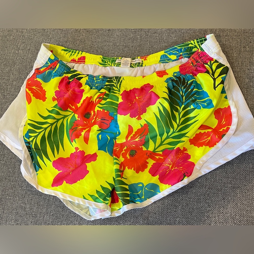 Derek Heart Woman's Bright Floral Shorts lined size large light weight